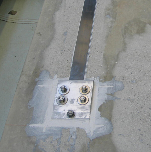 S&P C-Laminate med forankringsplate (avbøyning/deflection) 