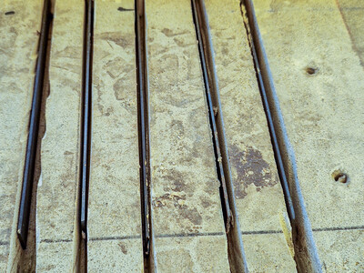 Sporene ble gjort bredere i området med overlappinger. Bilde: Simpson Strong-Tie